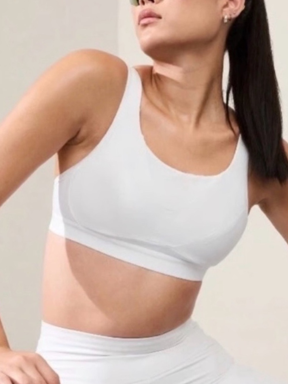 ❤️‍🔥BOGO FREE NWOT athleta Invicible White Sports Bra 36D Lightly Lined